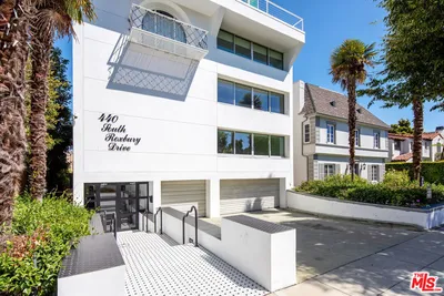 440 S Roxbury Drive 201