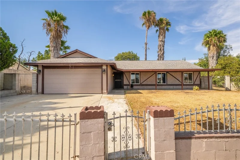 Photo 2 of 254 E Cerritos