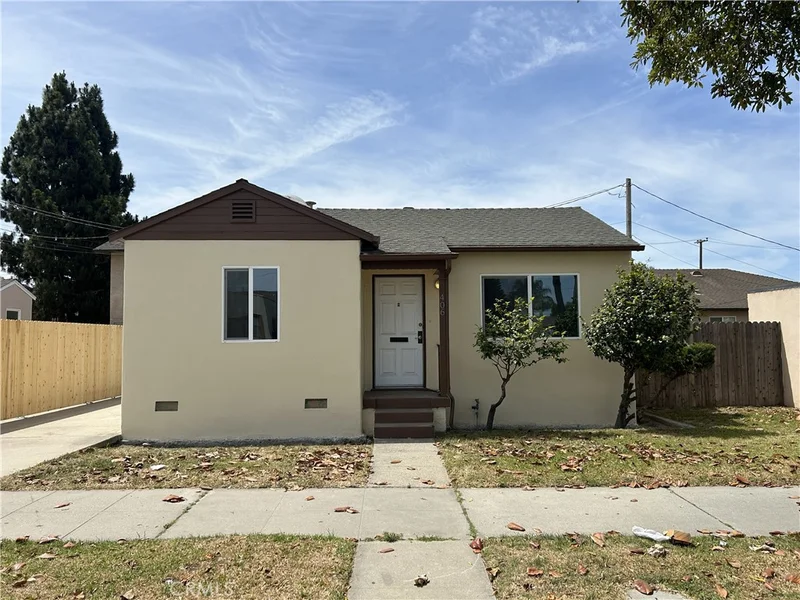 Photo 2 of 406 E. Fesler