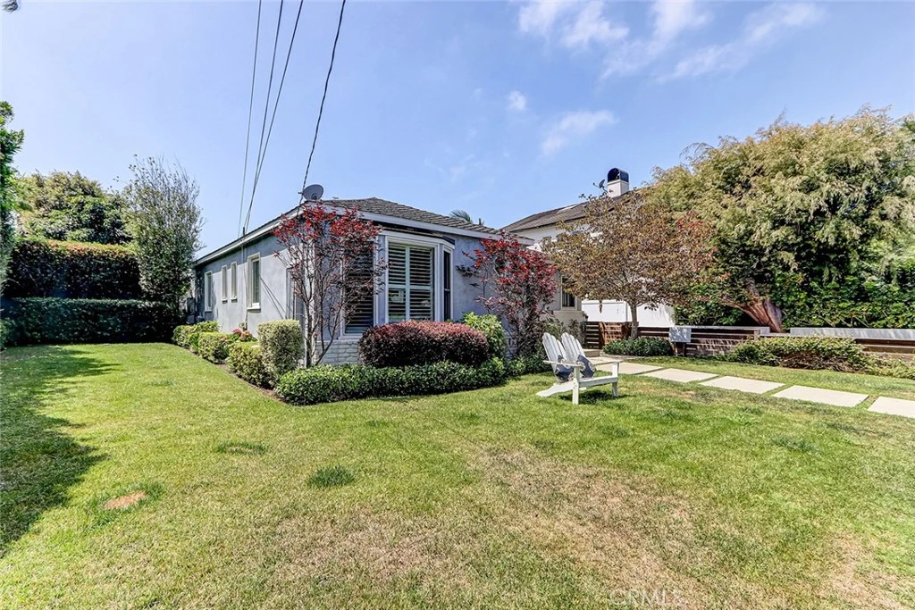 Interior 4