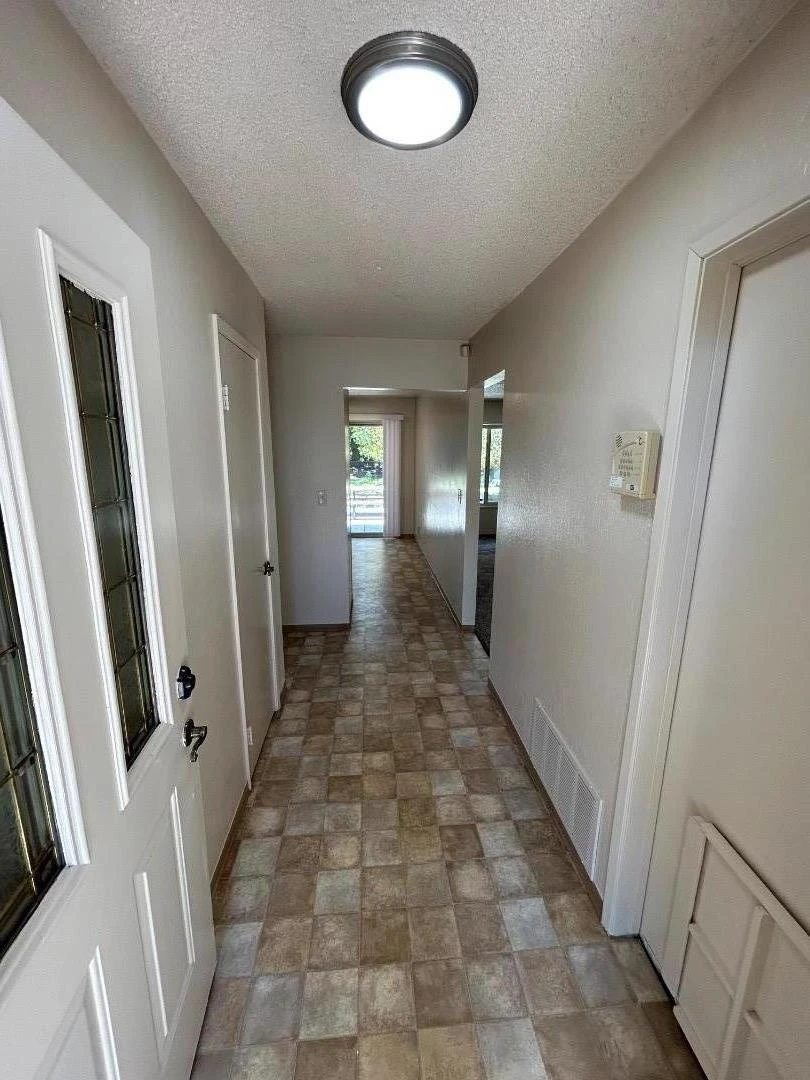 Interior 4