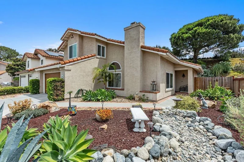 Photo 2 of 1638 Landquist Drive