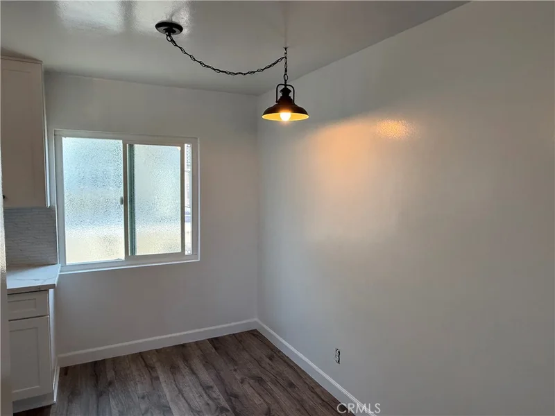 1023 W 19th Street 3 photo 2