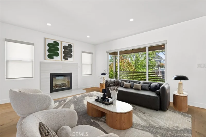 641 E Grinnell