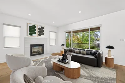 641 E Grinnell