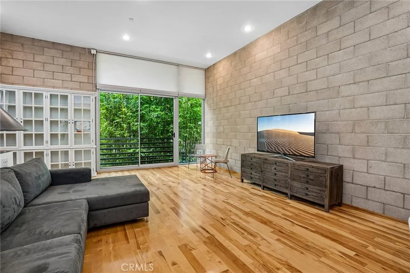 Photo 2 of 717 N Highland Avenue 21