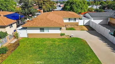 3025 N Alameda photo 2