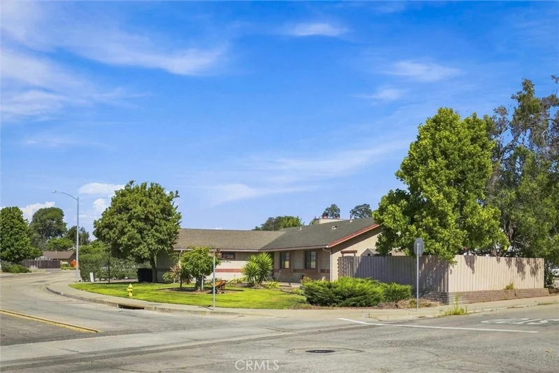 Photo 2 of 1224 Woodmere Road