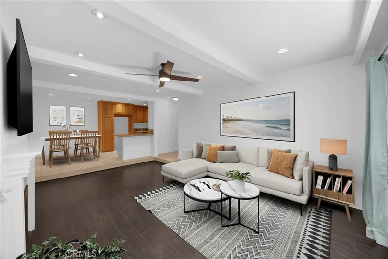 21372 Brookhurst