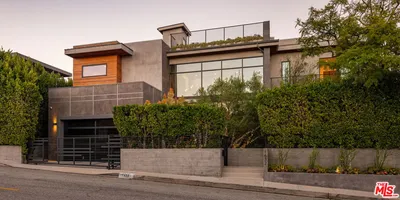 1632 Stradella Road