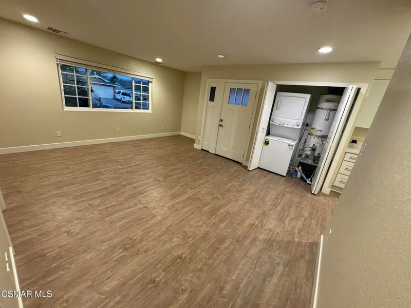 2049 Sebring Street B photo 2