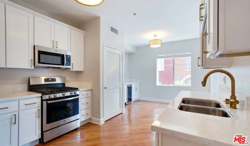 348 S Hauser Boulevard 5-404 photo 2