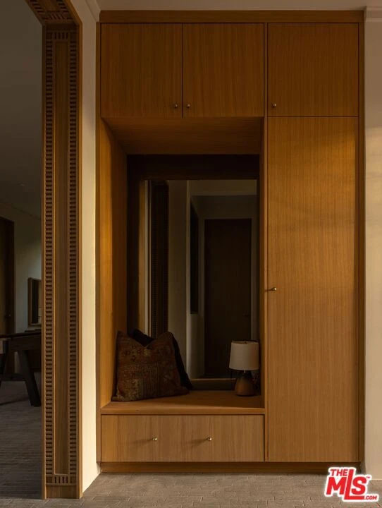 Interior 4