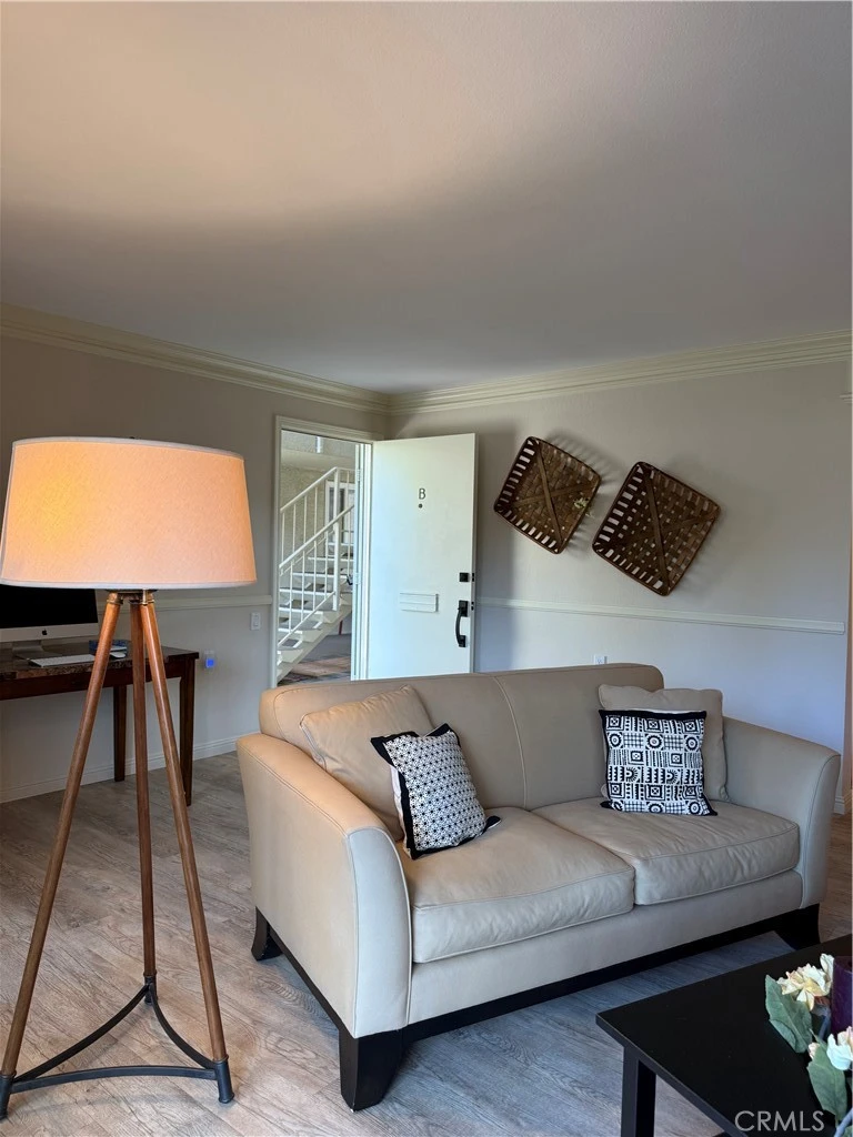 Interior 4