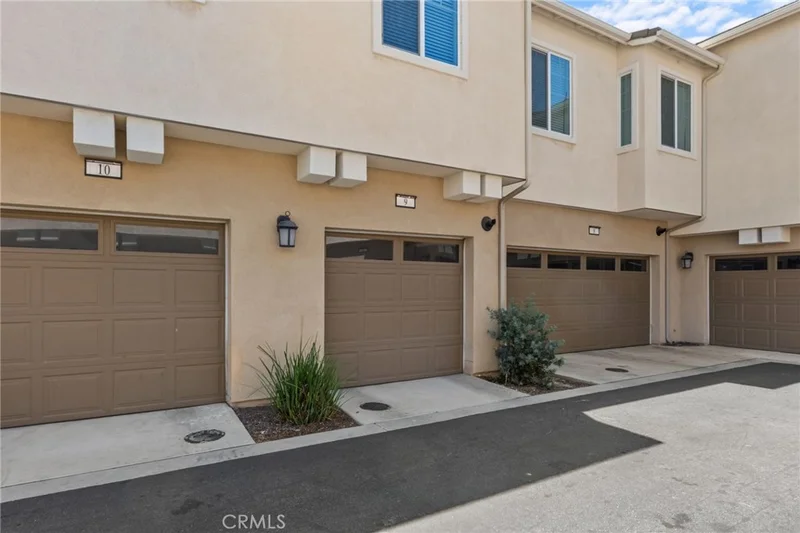 Photo 2 of 16571 Wyndham