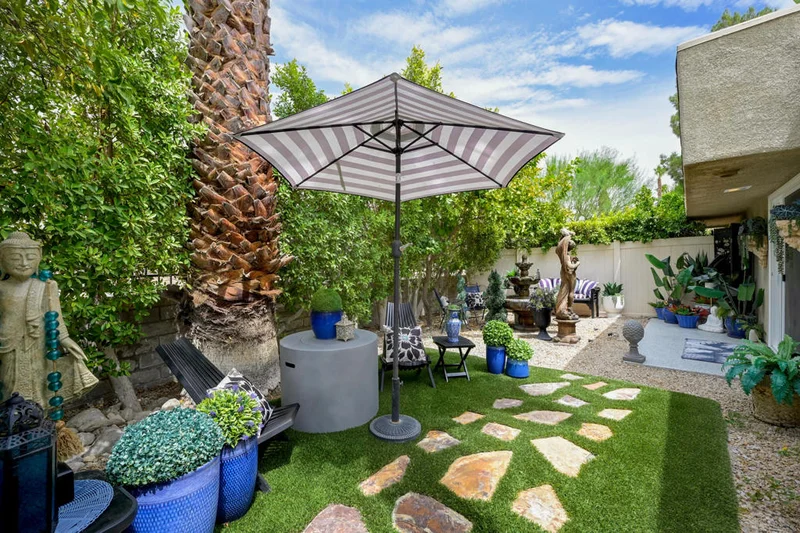 Photo 2 of 1548 Sunflower Court N