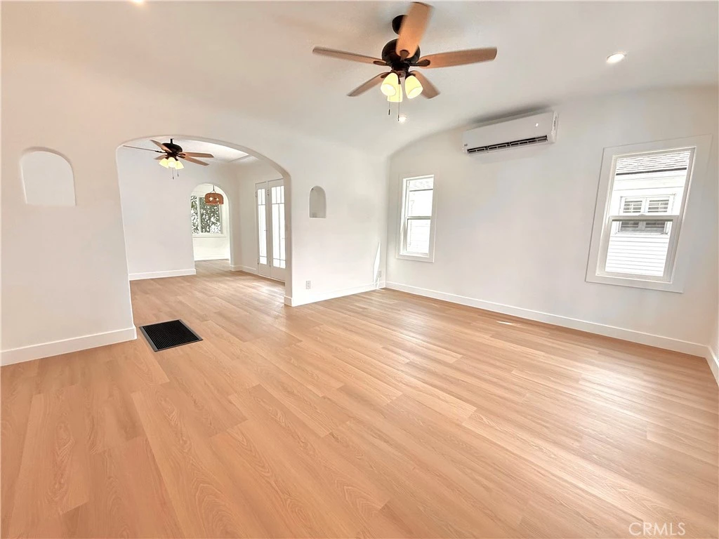 Interior 4