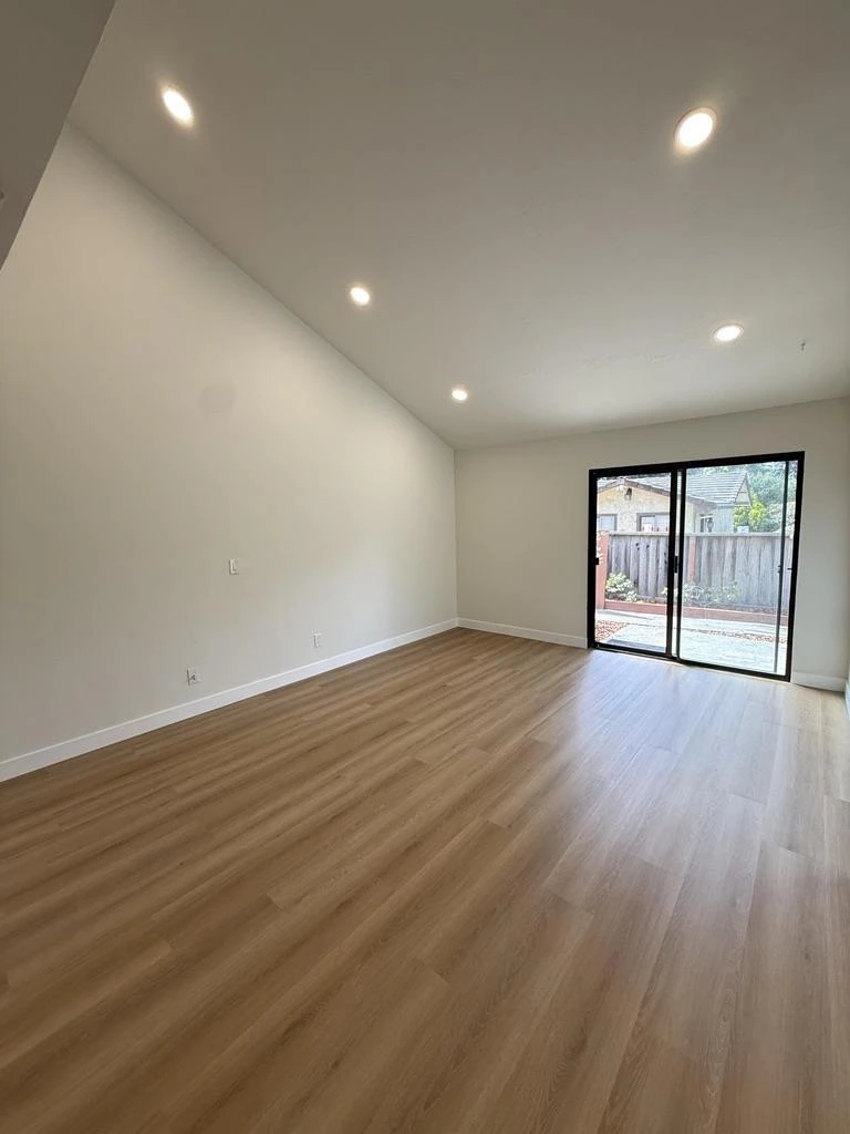 Interior 4