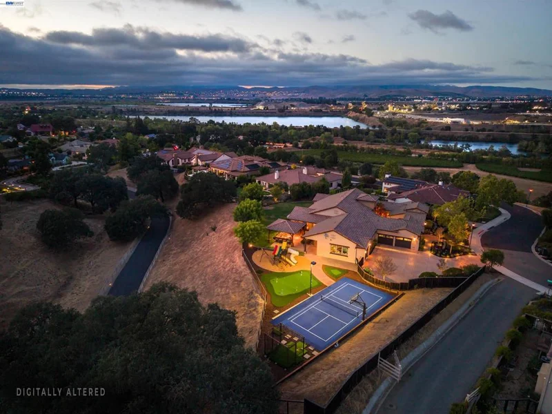 Photo 2 of 2402 Silver Oaks Ln