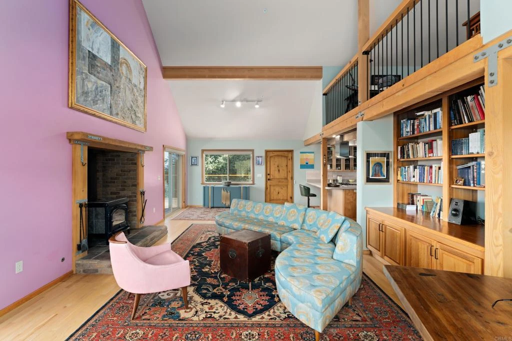 Interior 4