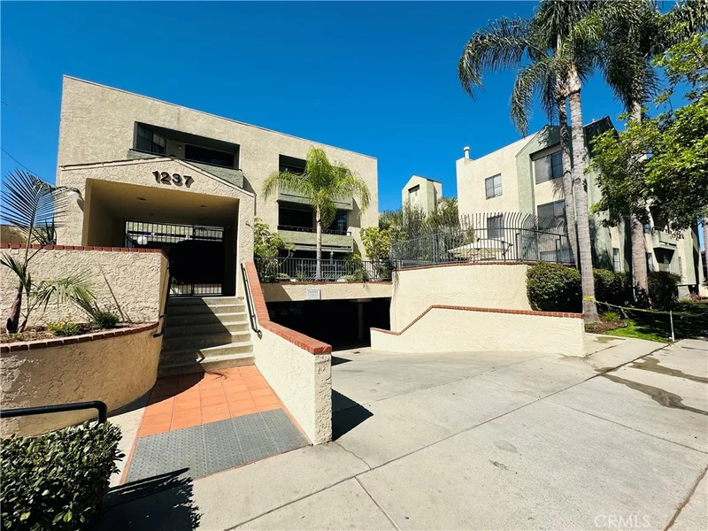 1237 E 6th 205