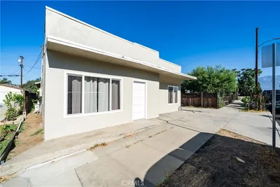 902 S Hope photo 2