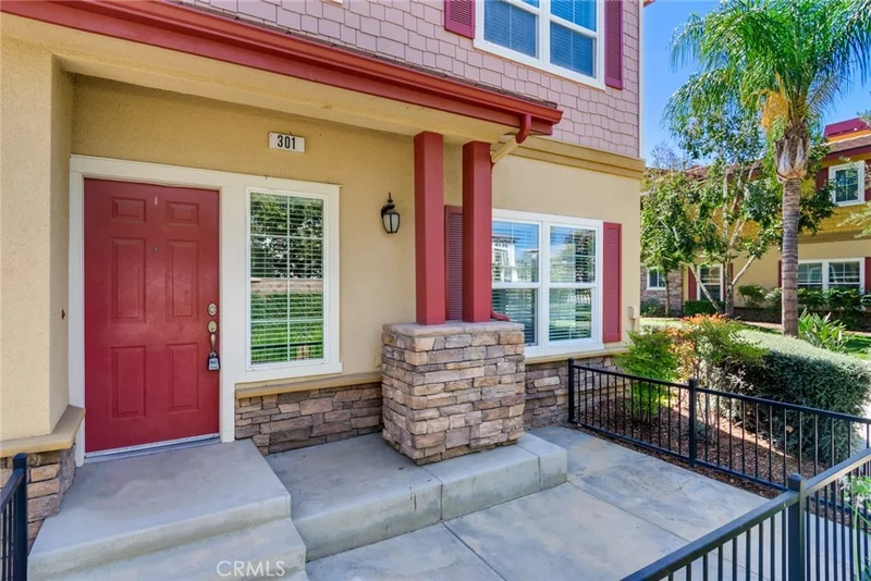 1510 Orange Avenue 301 photo 2