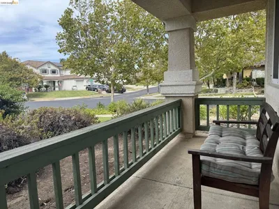400 Pinenut St photo 2