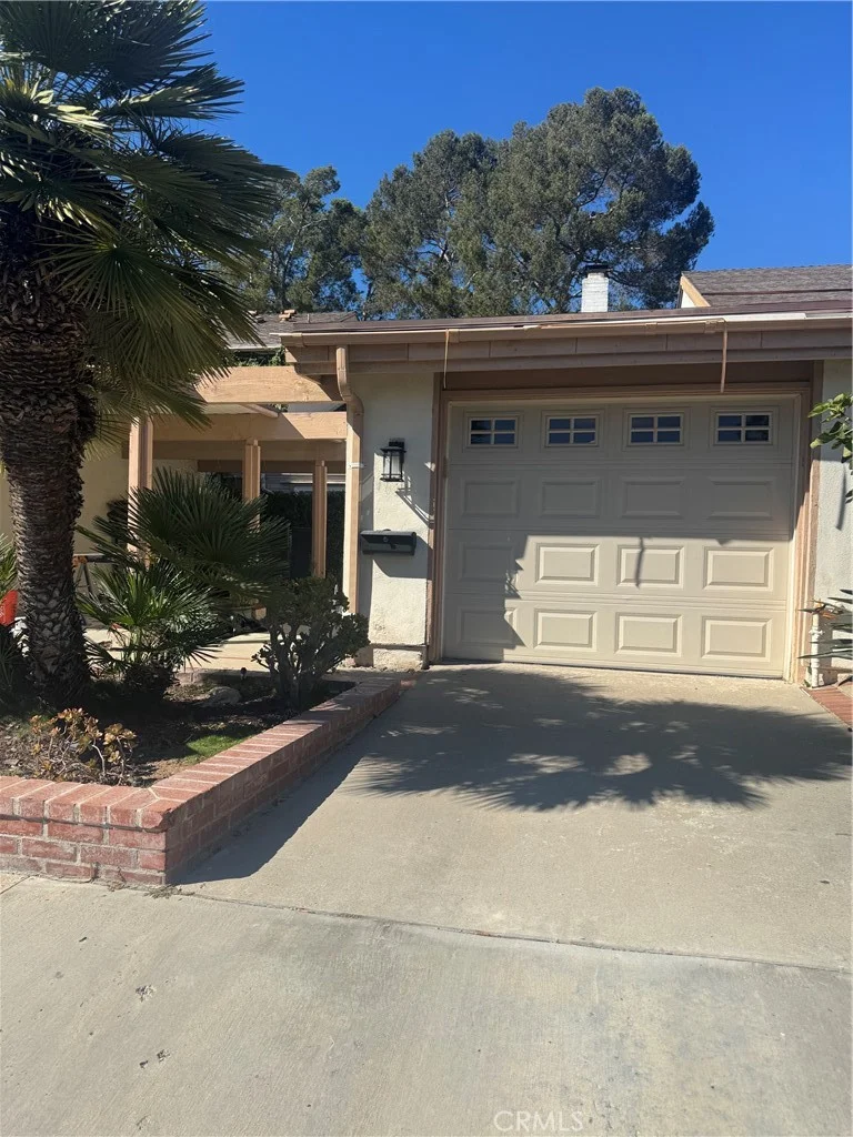 4611 Green Tree photo 2