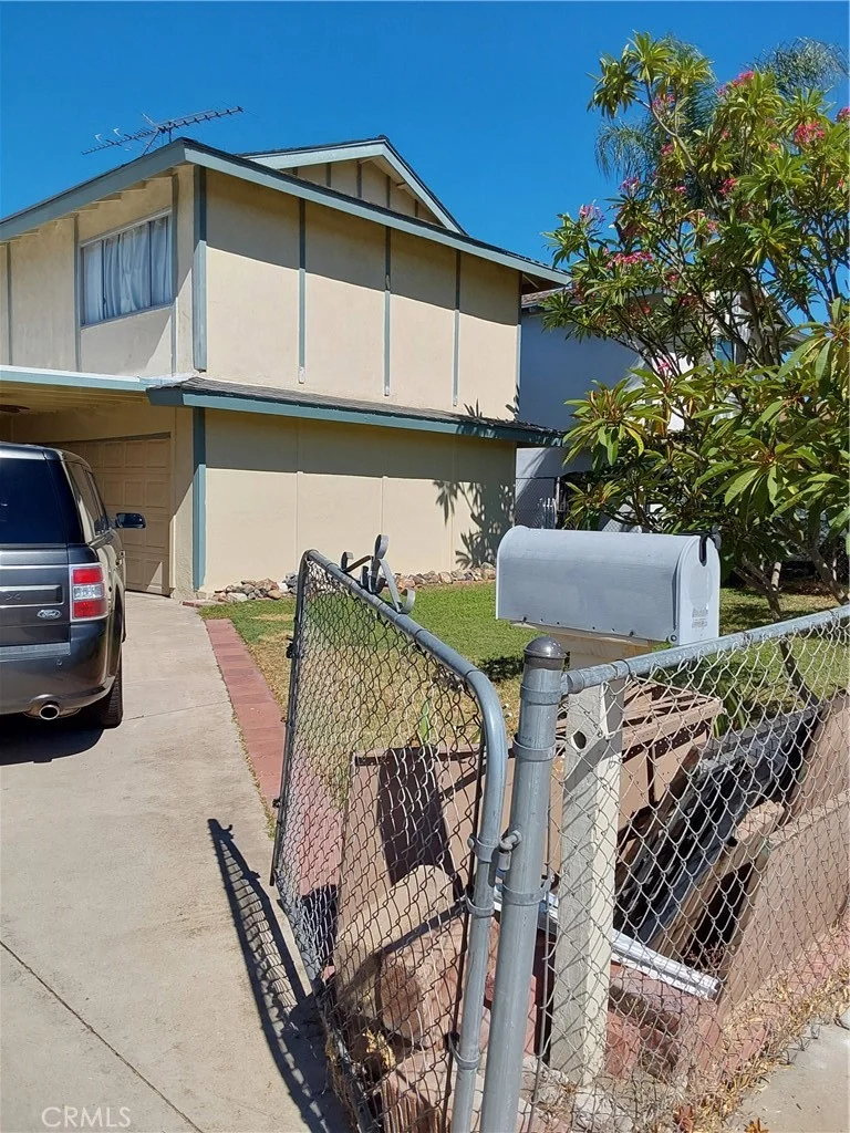 619 Marin photo 2