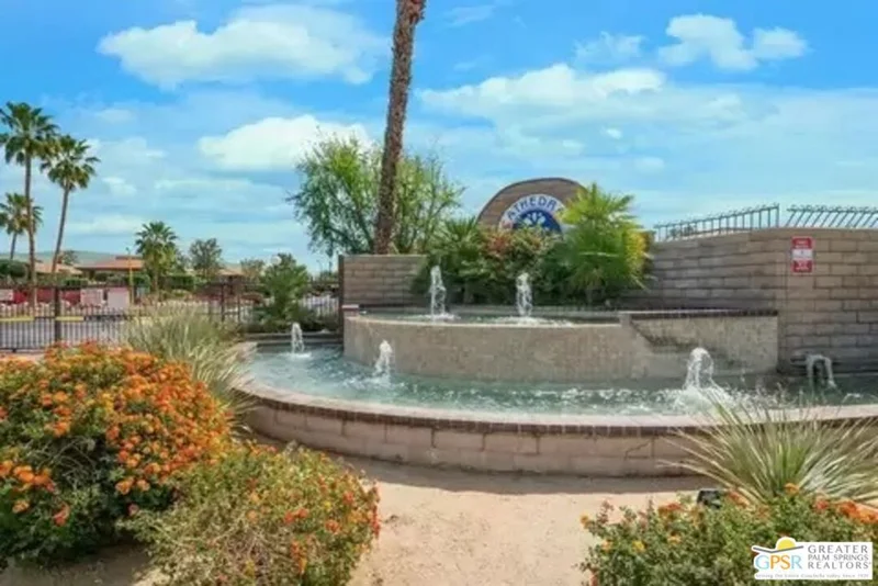 31200 LANDAU Boulevard 2303 photo 2