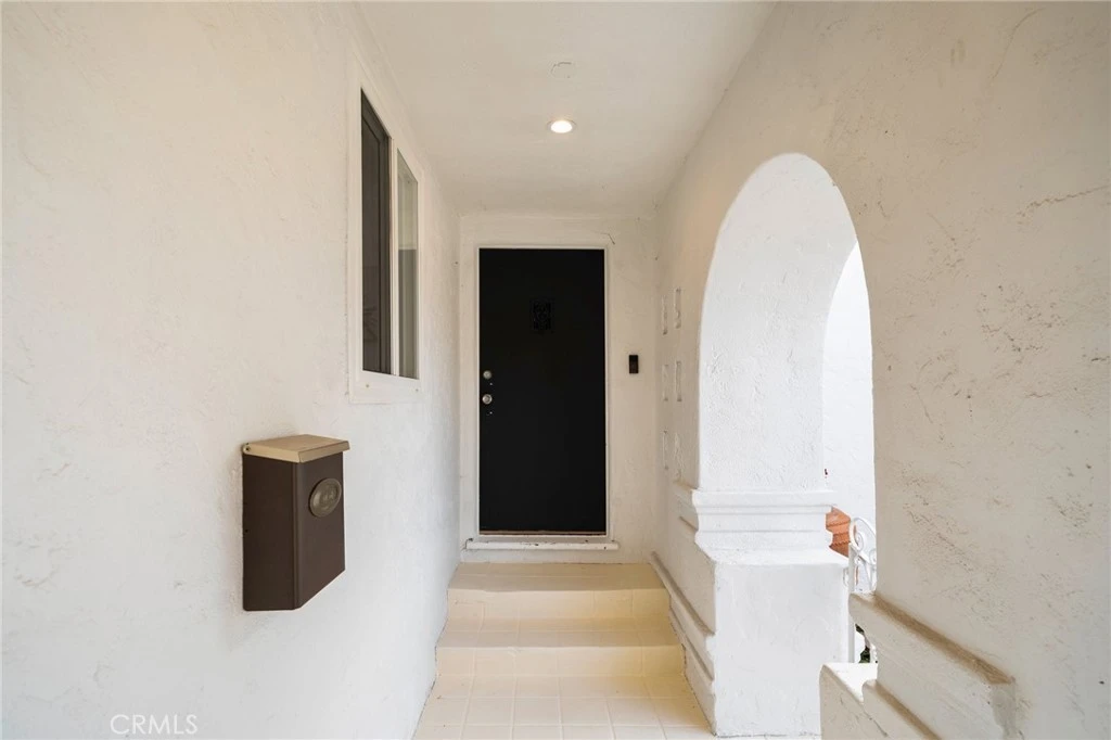 Interior 3