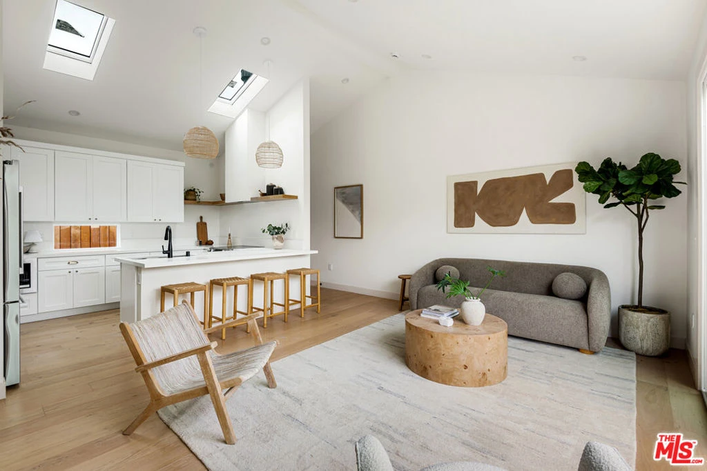 Interior 3