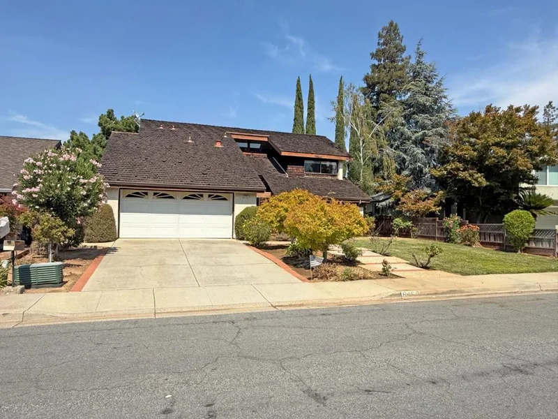 6462 Sproul Court