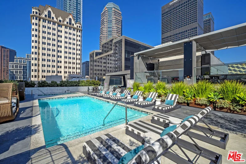 727 W 7th Street 926