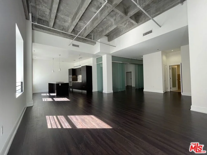 727 W 7th Street 1325