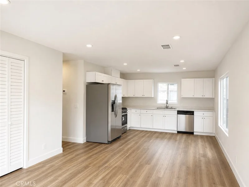 1040 El Camino E