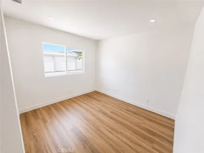 1040 El Camino E photo 2