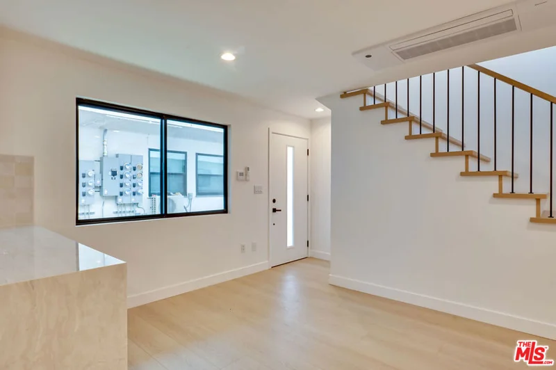 926 N Spaulding Avenue 10 photo 2