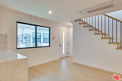 926 N Spaulding Avenue 10 photo 2