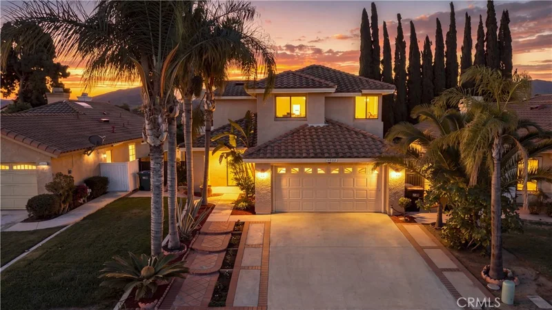 Photo 2 of 3056 Dartmouth