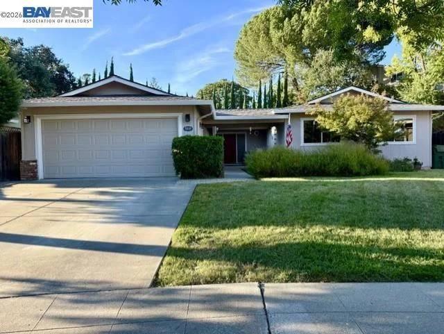 Photo 2 of 5310 Lenora Ave