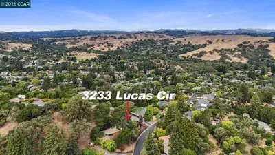 3233 Lucas Circle photo 2