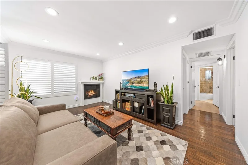 Photo 2 of 4211 Arch 103