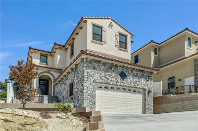 681 Castlehill Drive photo 2