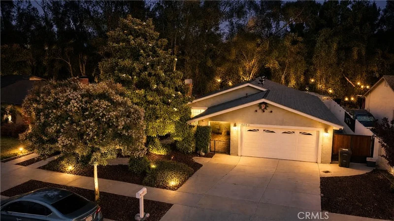 4053 Bayberry photo 2