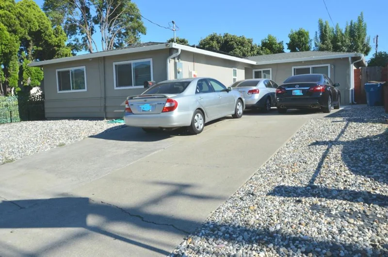 322 E Tregallas Road