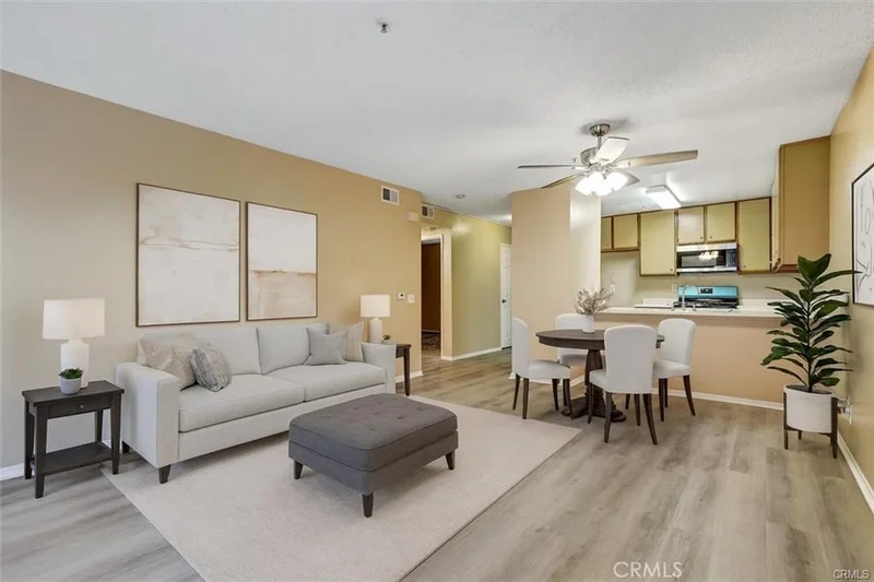 450 E 4th Street 334