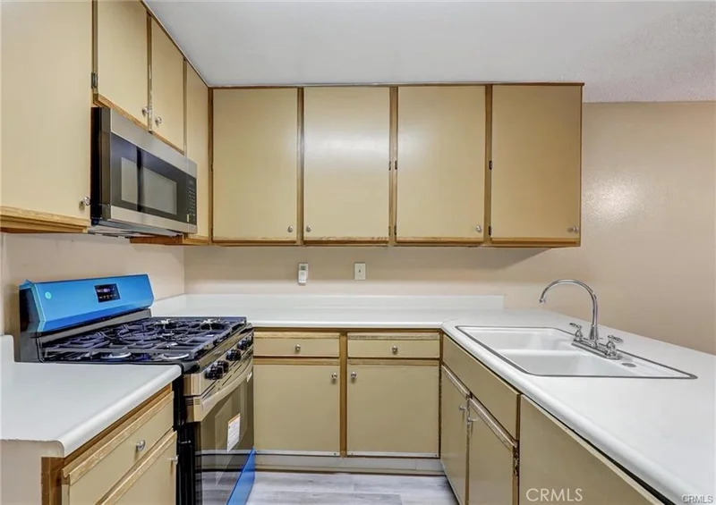 450 E 4th Street 334 photo 2