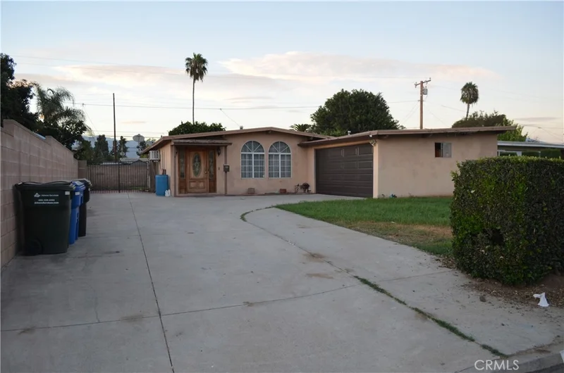 16227 E Clovermead